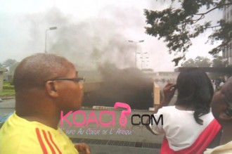 Cote dÂ’Ivoire : Le parking de la tour B en feu !